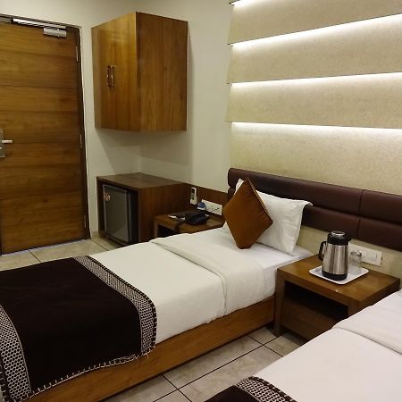 Hotel Bait Inn Ahmedabad Exterior foto